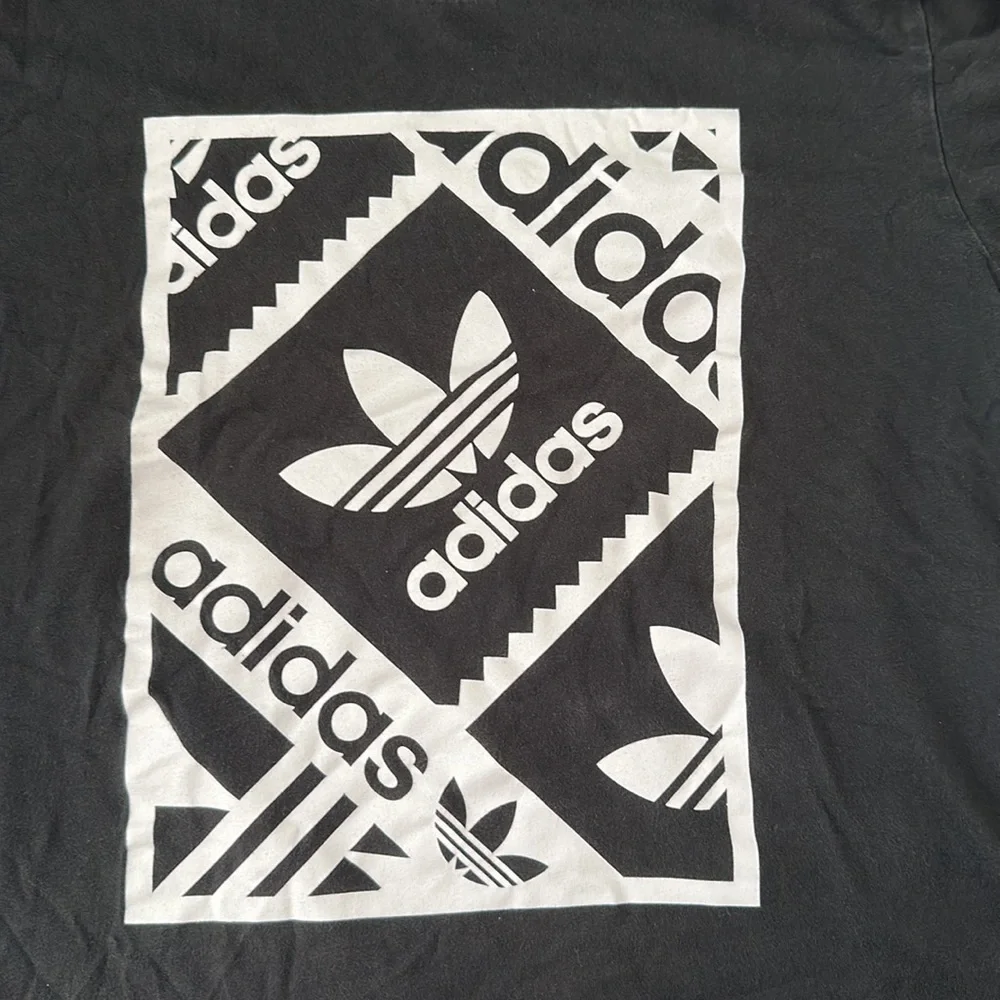 Adidas Screenprint T shirt - Size S - Picture 2 of 5